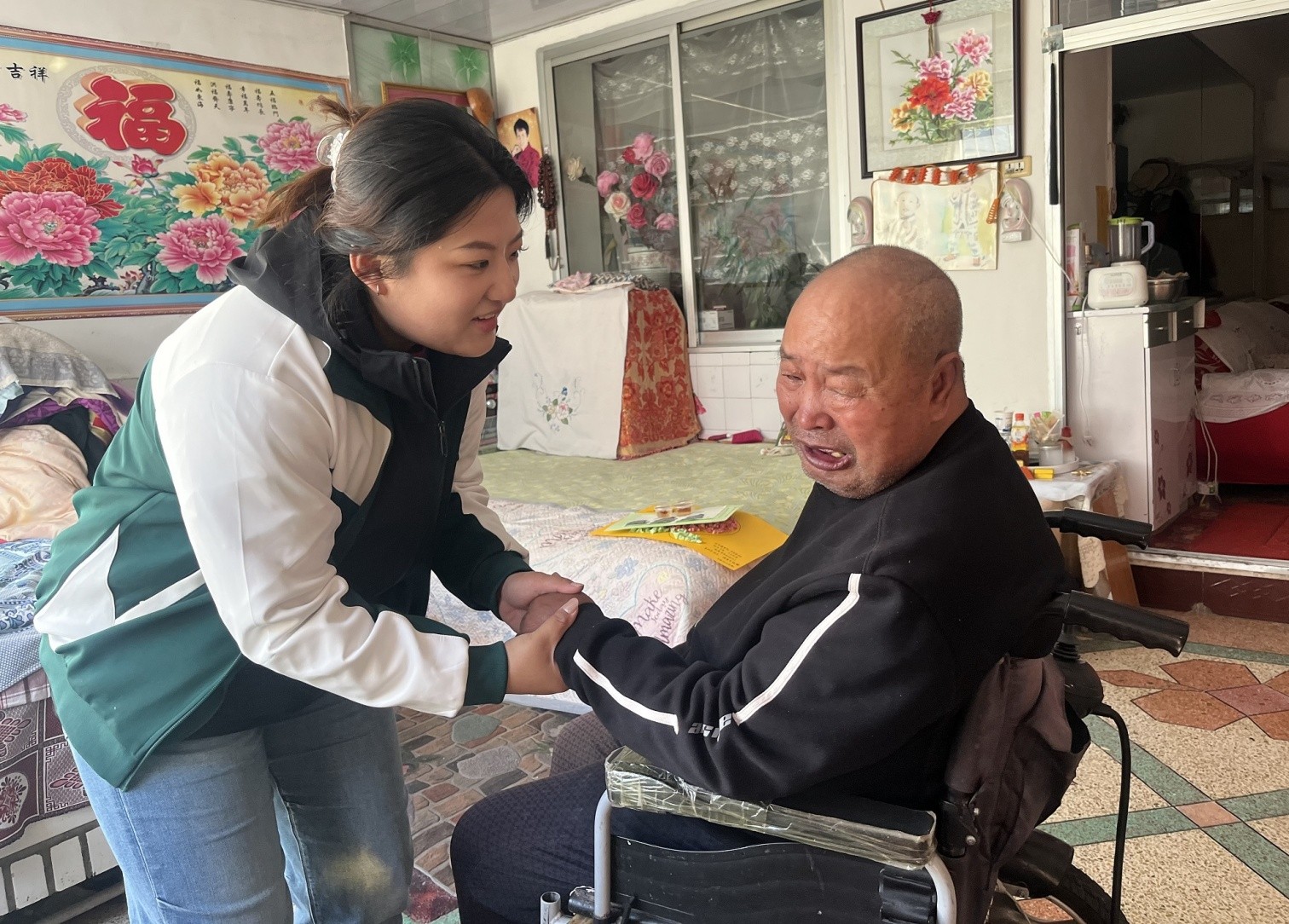 1729479833280079.jpg 元宝山区马林小学幼儿园关工委重阳节慰问活动照片6jpg_副本.jpg