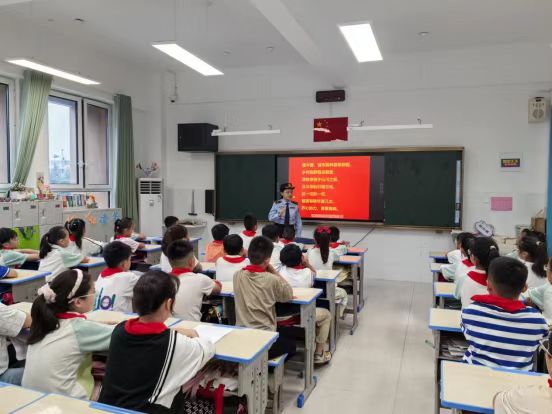 桃园路同台朗诵1.jpg