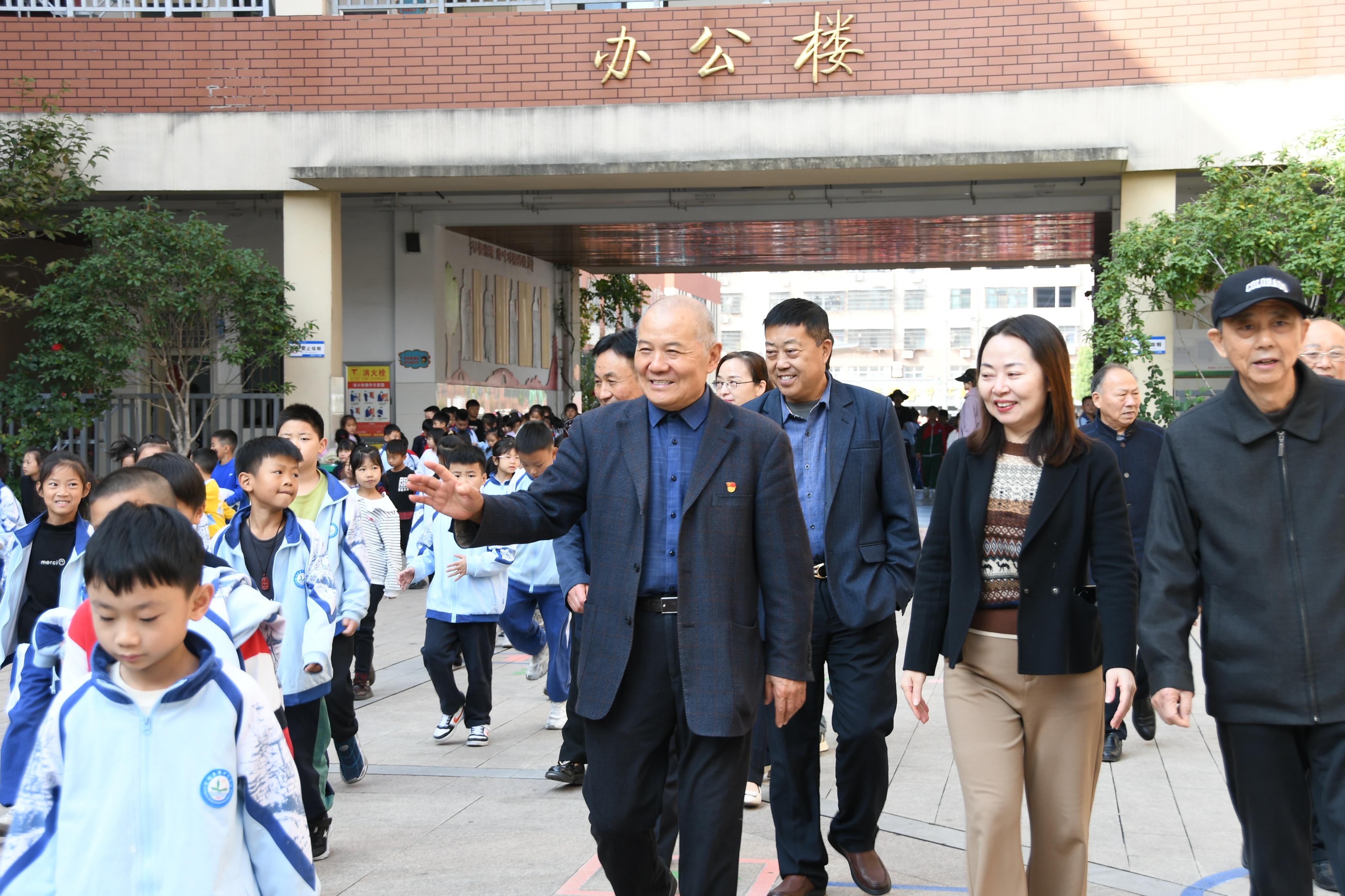 1729851145289491.jpg 安徽省阜阳市阜南县关工委赴河南省固始县考察学习6.jpg