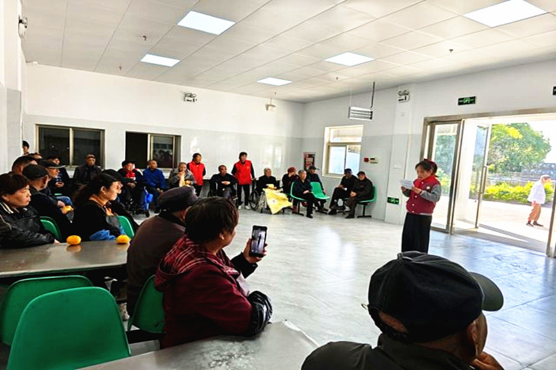 1730503802958419.jpg 江苏省南京市六合区实验小学八百桥分校关工委开展敬老爱老公益活动(1).jpg