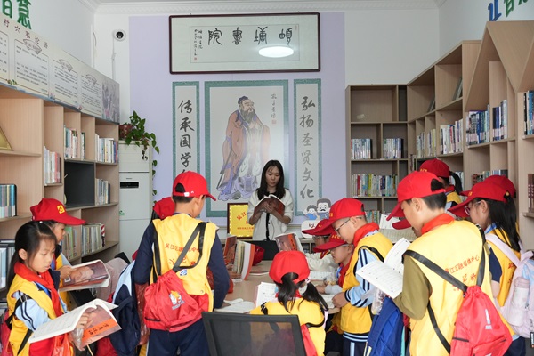 1731045876354135.jpg 体验农耕文化 感悟劳动之美——融媒小记者走进幸福朱家浜--.jpg