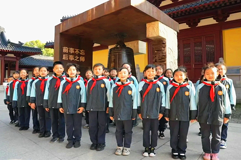 1731113448408219.jpg 江苏省南京市鼓楼区下关街道关工委开展“我是小炮兵”青少年研学活动 (4).jpg