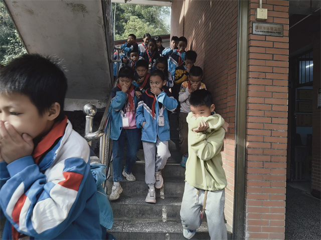 紧急疏散.jpg