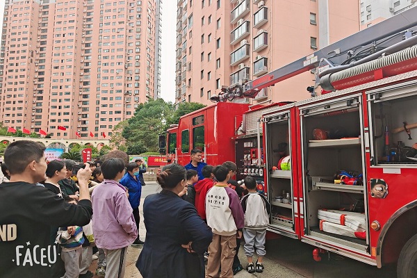 1731250402591096.jpg 松陵街道西塘社区应急演练始于心 防患未然始于行.jpg