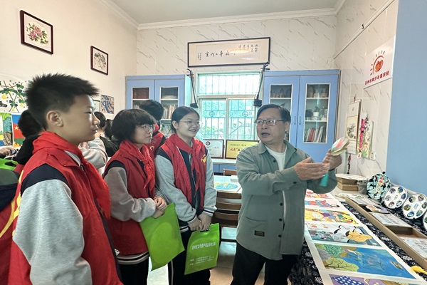 1731480597724979.jpg 八坼街道:共建联学行 稻香说丰年2--周鑫华-202411--.jpg