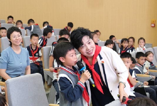 g宋与学生.jpg