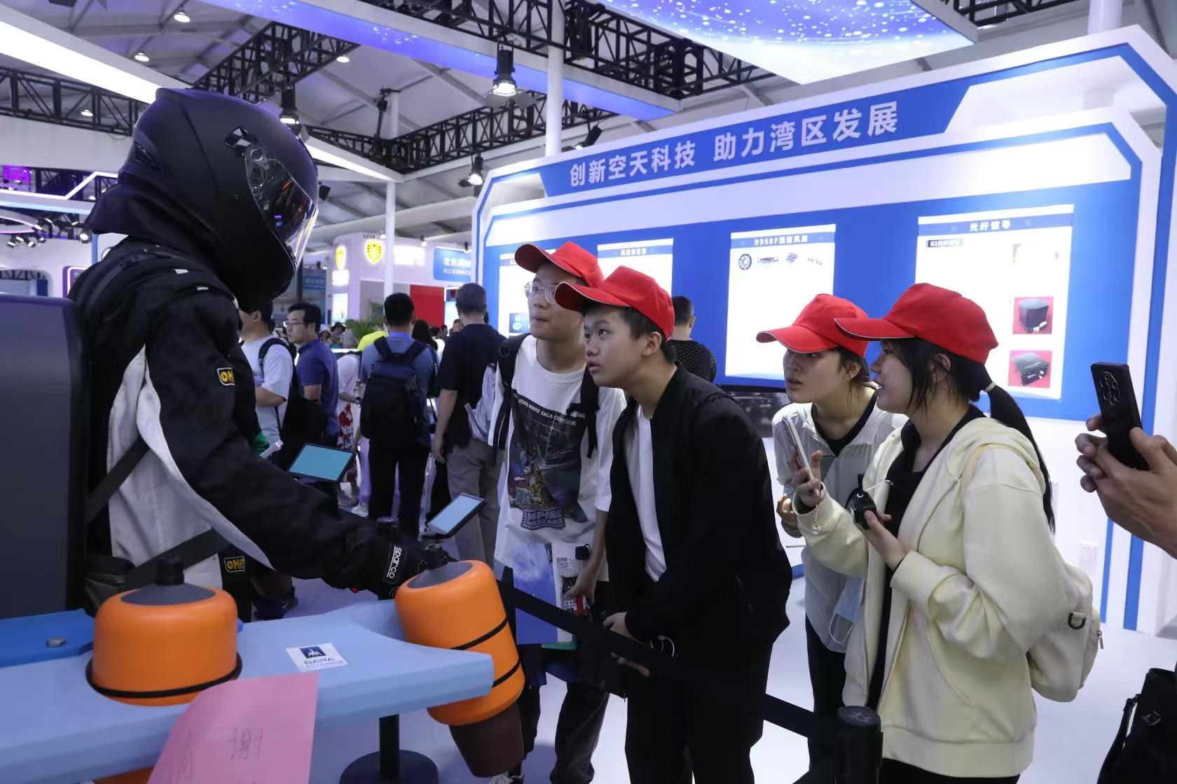 1731913998465735.jpg 航空行3_副本.jpg