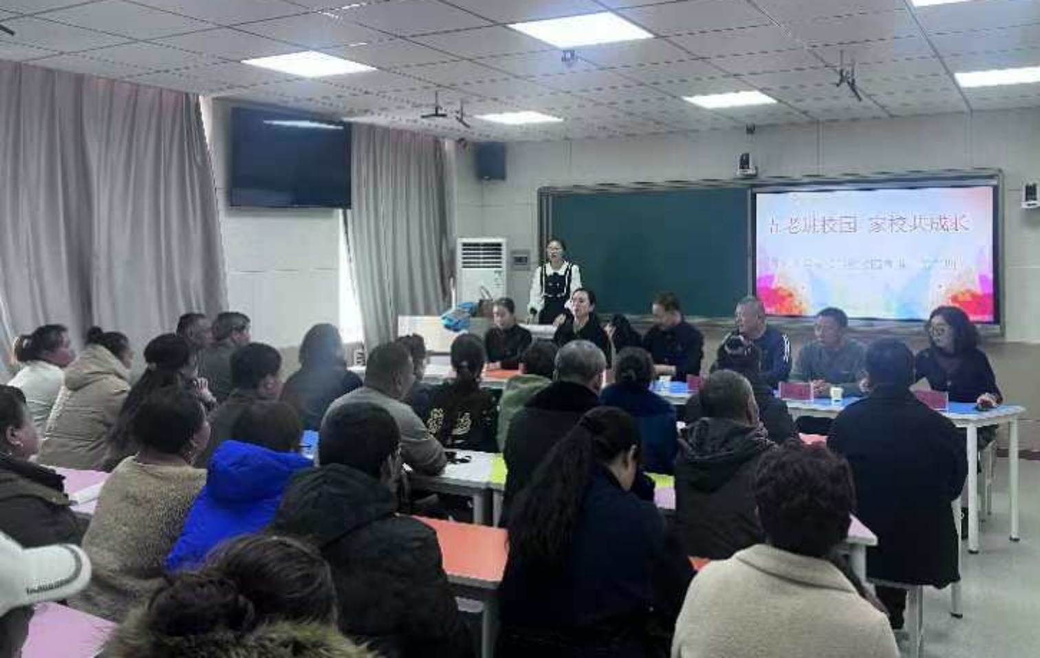 1731914674988292.jpg 元宝山区五家小学“五老”进校园活动在照片_副本12.jpg
