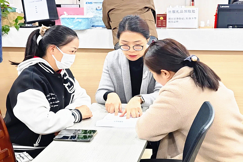 1732407445355474.jpg 江苏省南京市玄武区新街口街道大石桥社区关工委开展妇女儿童权益保障法律知识讲座 (4).jpg