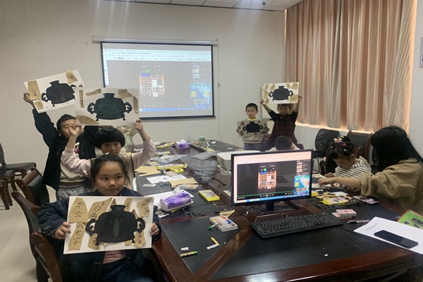 1732670958159756.jpg 横扇街道叶家港村青少年关爱日:绘梦启智 探古识文2--.jpg