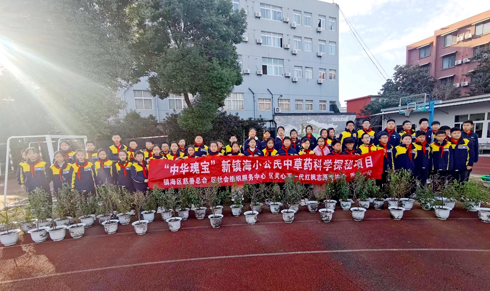 1732676266671445.jpg 报道:第二采摘活动如期举行1_副本.jpg