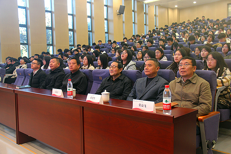 江苏省南京市政法系统关工委“大思政课”走进校园开展“法治宣讲”报告活动(2).jpg