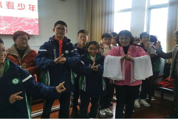 1734328355300570.png 桃源镇铜罗中学关工委:戏曲文化进校园2.png