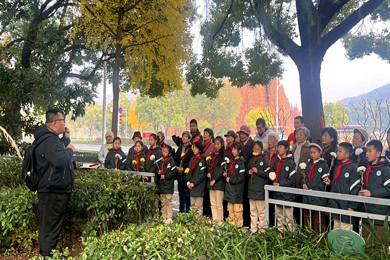 江苏省南京市玄武区富贵山社区关工委开展“铭记国殇历史,共筑爱国情怀”主题教育(2).jpg