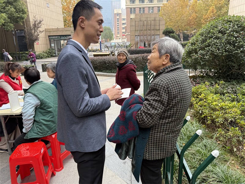 1734489059607845.jpg 清水冲社区:“知法于心 守法于行”宪法普法宣传活动 (2).jpg