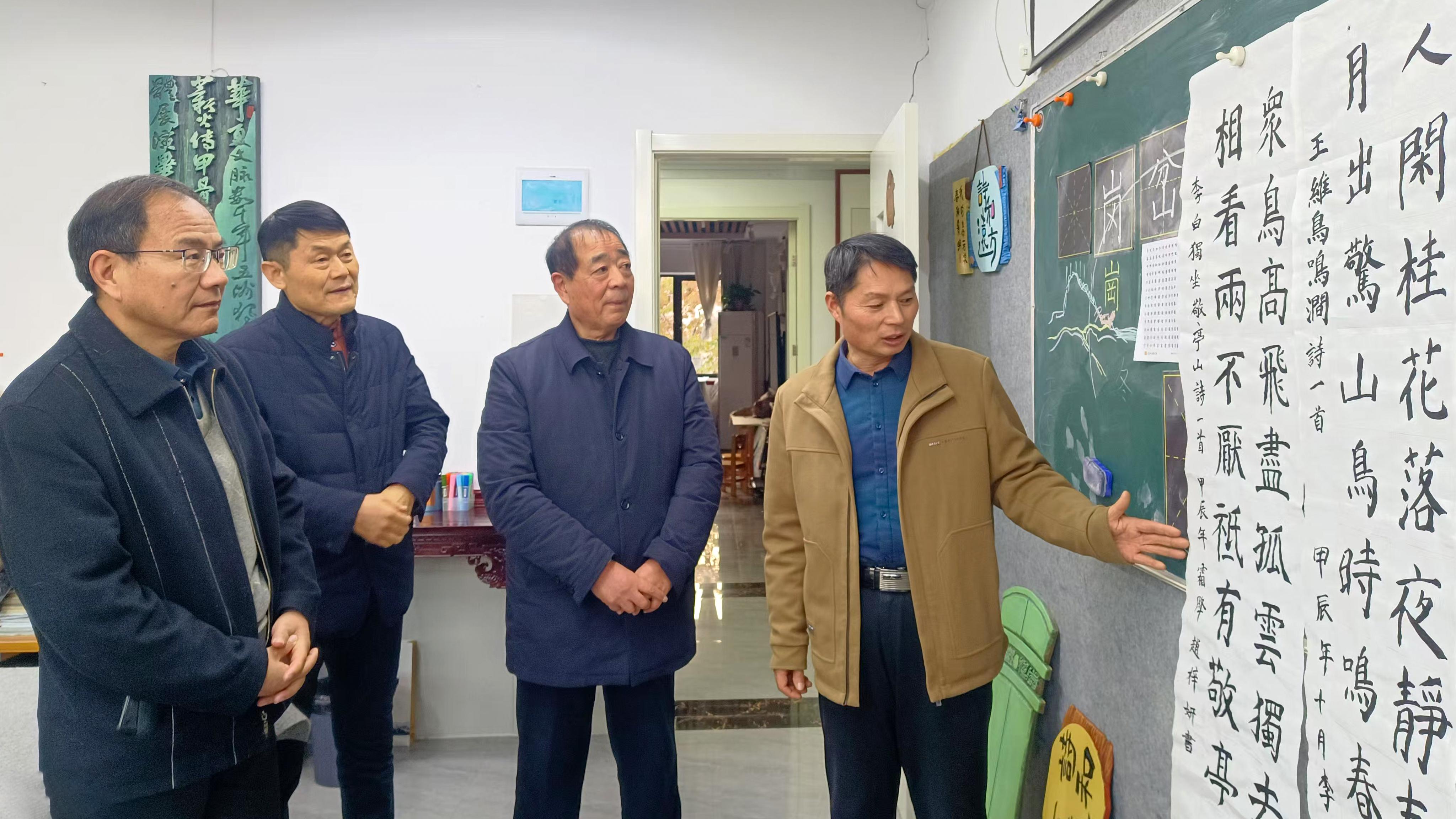 1734521477791475.jpg 安徽省阜阳市阜南县关工委督导“党是阳光我是苗”少幼儿书画大赛征稿工作(1).jpg