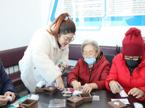 1734579301460930.png 桦林关工委手工制作香囊活动2_副本.png