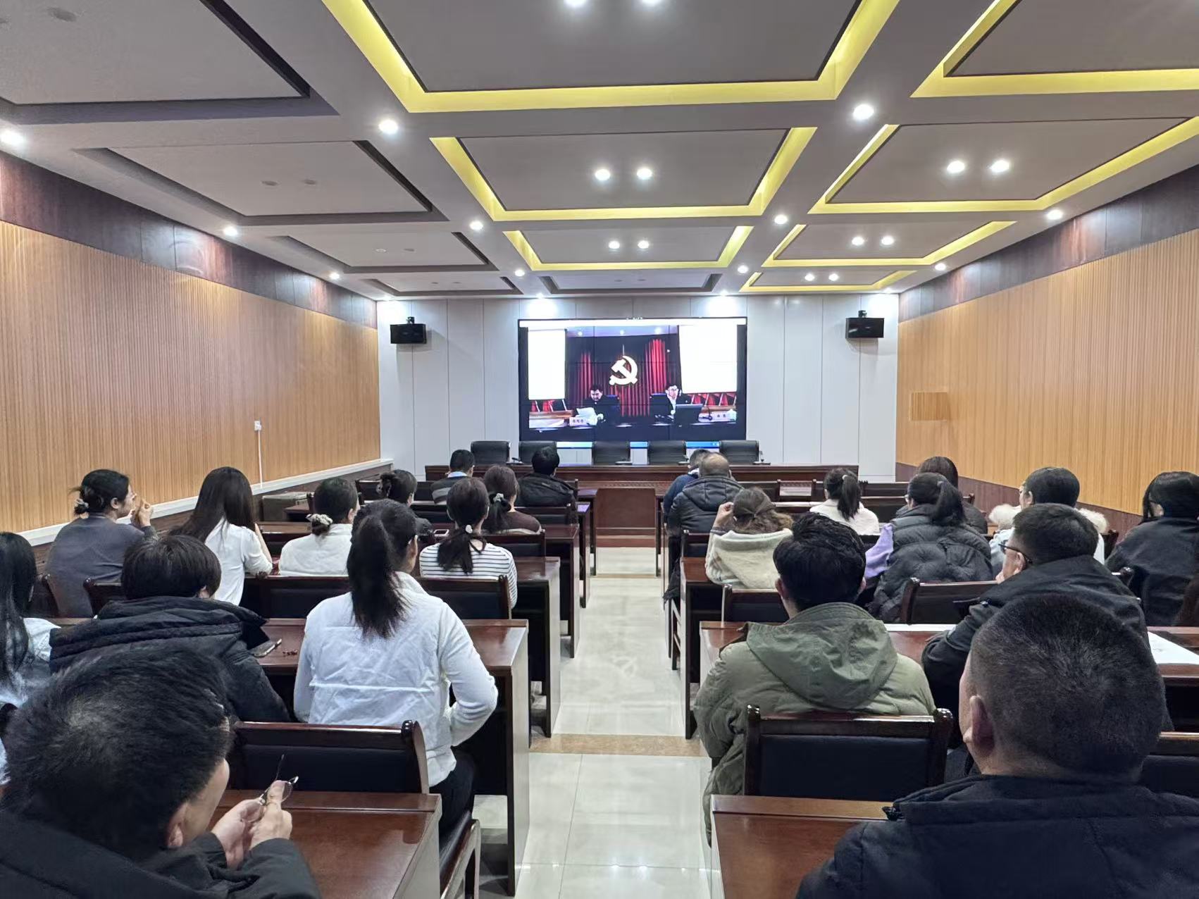 1734917412927598.jpg 元宝山区元宝山镇关工委组织收看“筑牢中华民族共同体仪式会议”照片7.jpg