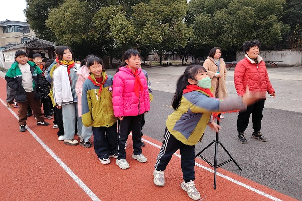1735023595623204.png 桃源镇青云民族一家亲好苗苗班:抛起快乐 兜住健康3.png