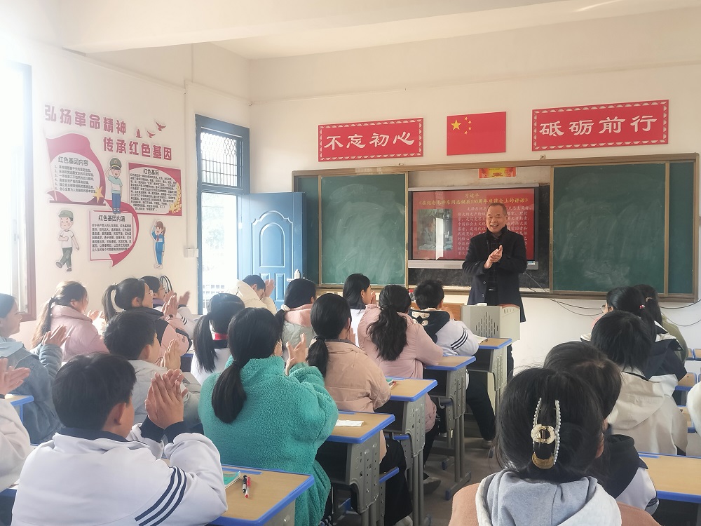 永修县关工委开展“学习毛泽东，争做好少年”宣讲活动 (3) - 副本.jpg