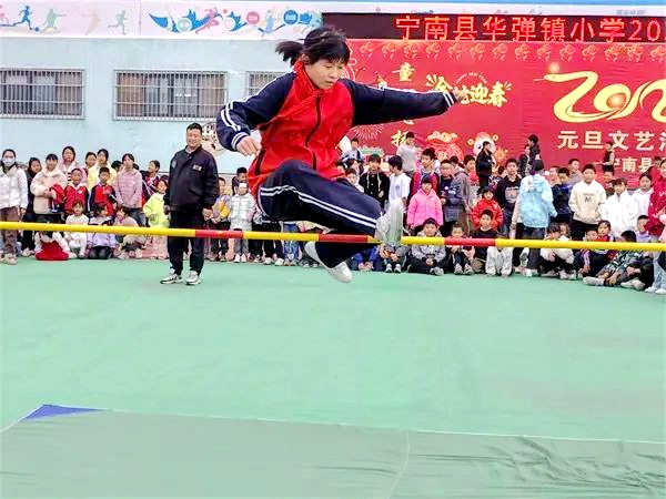 1735174285928180.jpg 比赛现场.jpg
