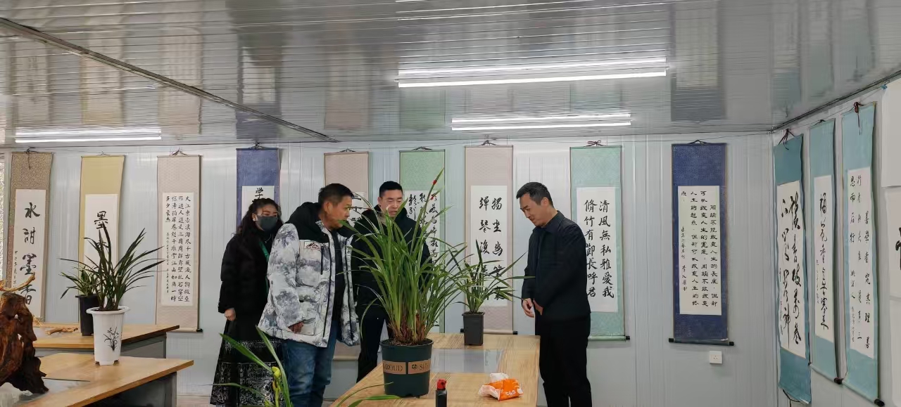 东.jpg