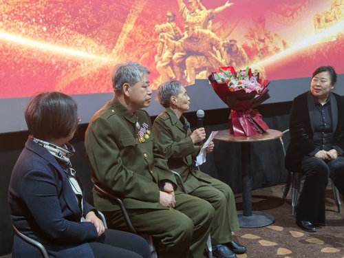 1735894638112877.jpg 阳明小学观影活动2_副本.jpg