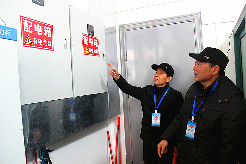 1735949746401444.jpg 江苏省南京市玄武区玄武湖街道关工委联合开展冬季校园消防安全专项检查 (2).jpg