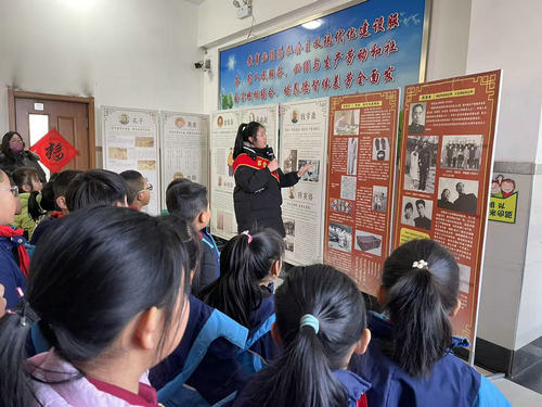 1736229958615908.jpg 铁岭镇中心校开展家风家教巡展活动2_副本.jpg