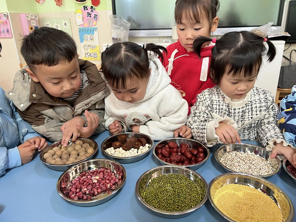 1736301993169698.jpg 腊八节活动2_副本.jpg