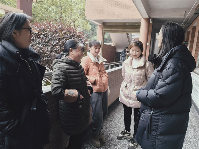 会后交流.jpg