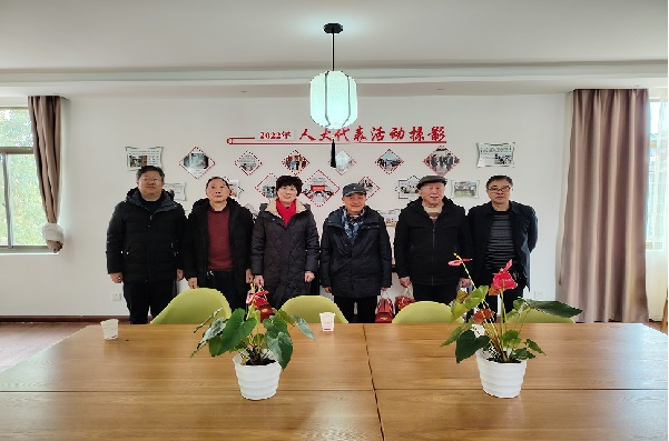 桃源镇领导走访慰问优秀“五老”代表.png