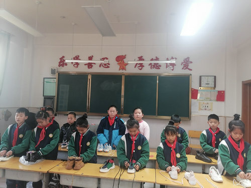 铁岭镇中心校以学促做1_副本.jpg