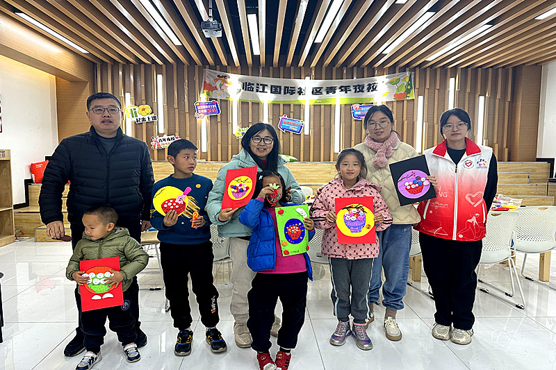 1737331188131988.jpg 江苏省南京市江北新区临江社区关工委开展“diy汤圆黏土画”手工制作活动 (2).jpg