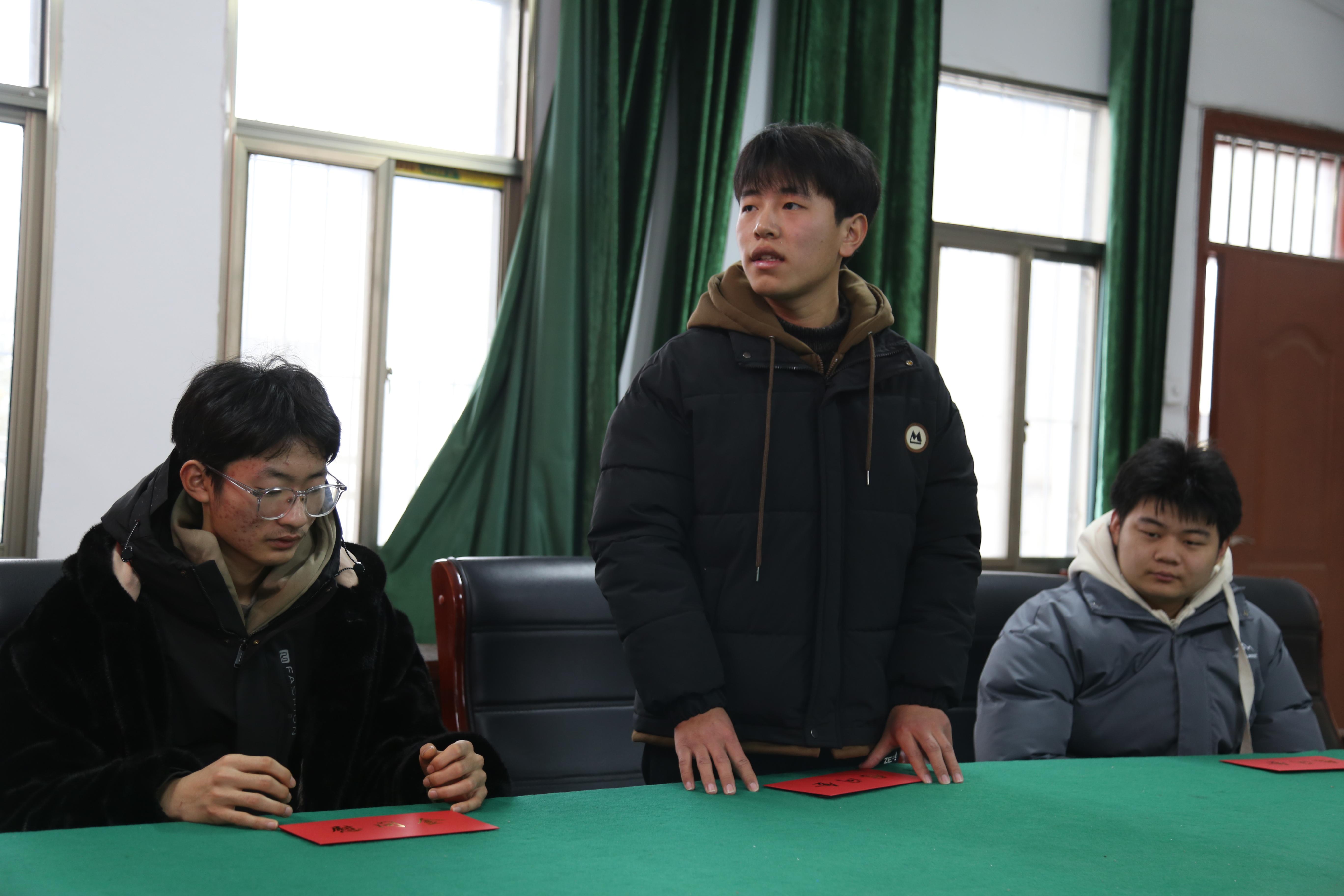 1737941482872847.jpg 安徽省阜阳市阜南县关工委开展“冬日送暖”慰问困境青少年活动4(1).jpg
