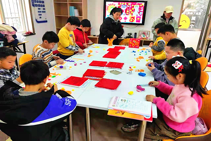 1738231489988574.jpg 江苏省南京市玄武区新街口街道香铺营社区开展“寒假公益成长营”活动(2).jpg
