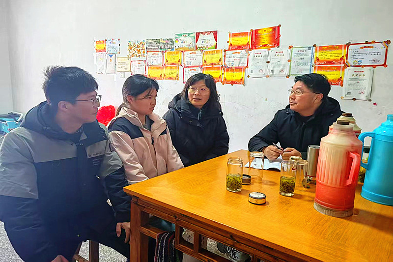 1739372009552835.jpg 江苏省南京市高淳区固城中学关工委开展“千师访万户”走访送关爱活动(2).jpg
