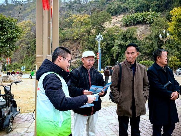 1739410049129340.jpg 松新镇禁毒宣传现场.jpg
