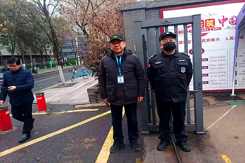 1739669230592572.jpg 玄武区梅园新村派出所关工站积极组织“五老”志愿者开展护学岗活动 (3).jpg