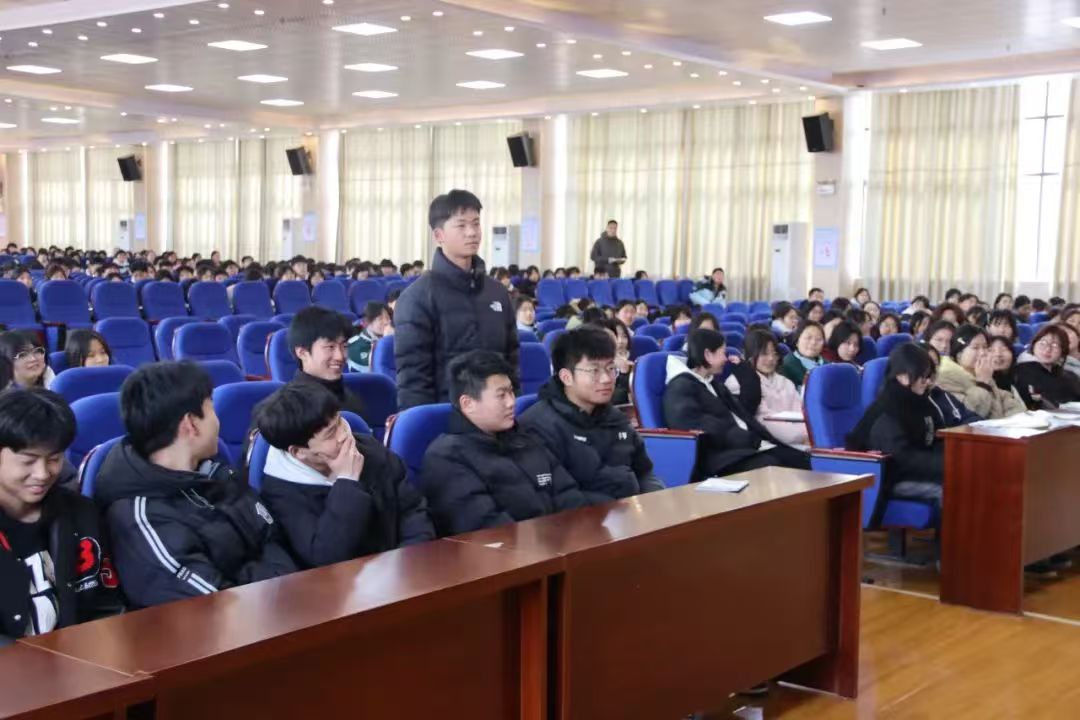 1740095807190174.jpg 法治润心田 护航成长路2.jpg