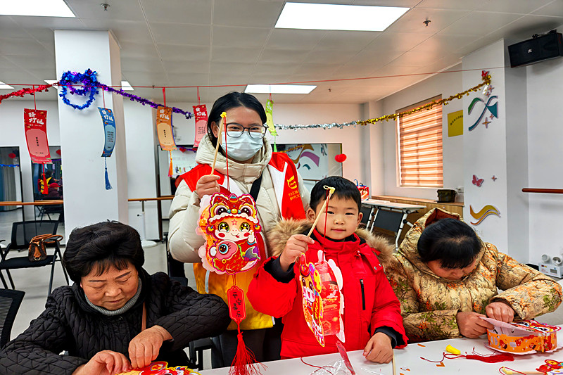 1740480002648529.jpg 江苏省南京市六合区雄州街道古棠社区关工委开展“灵蛇舞动,喜闹元宵”系列活动(2).jpg