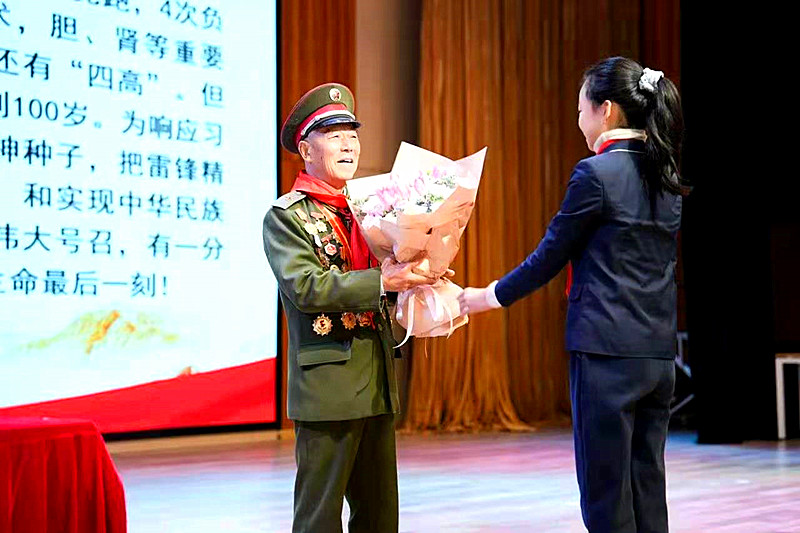 1740703691931198.jpg 江苏省南京市关工委“五老”大思政课走进南京书人实验学校讲述“信仰的力量(1).jpg