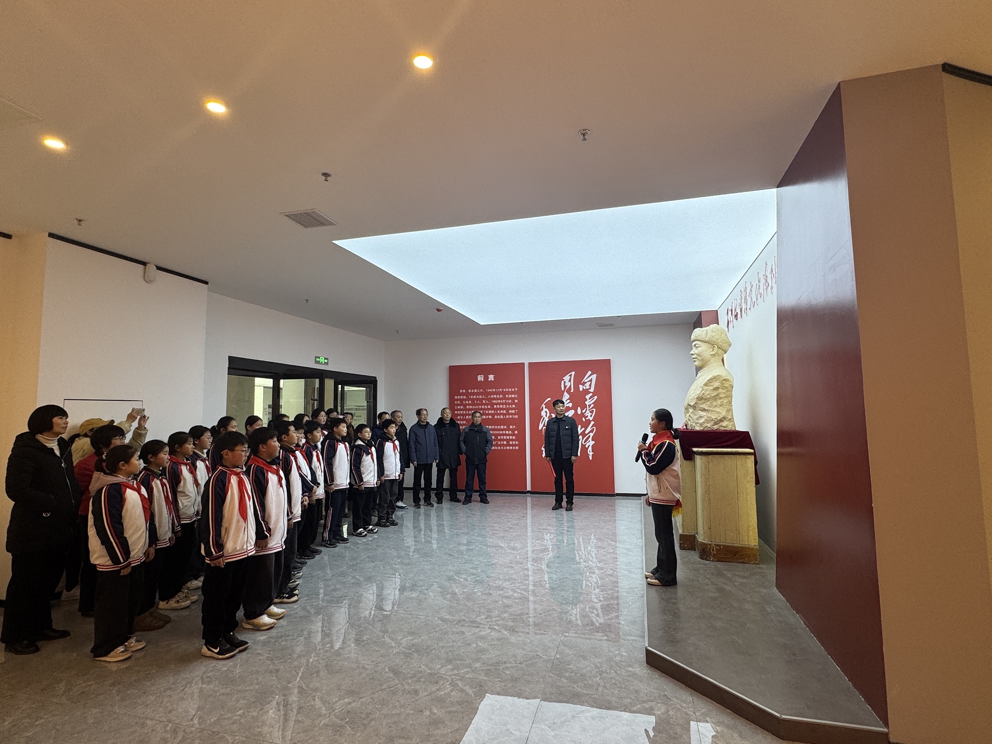 1740786985210294.jpg 五河县教育局关工委组织开展学雷锋主题实践活动.jpg