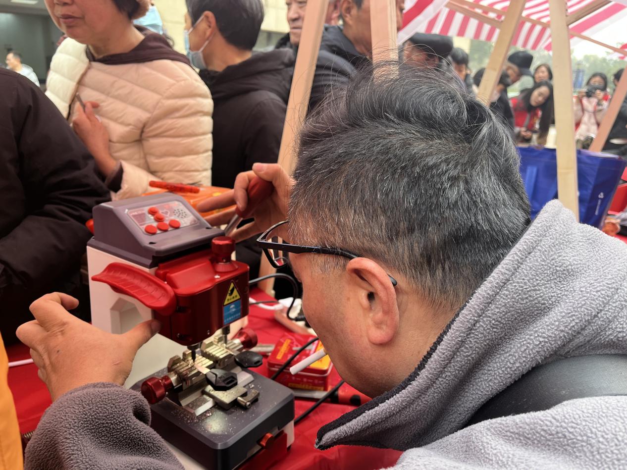 1740964555698414.jpg 配钥匙.jpg