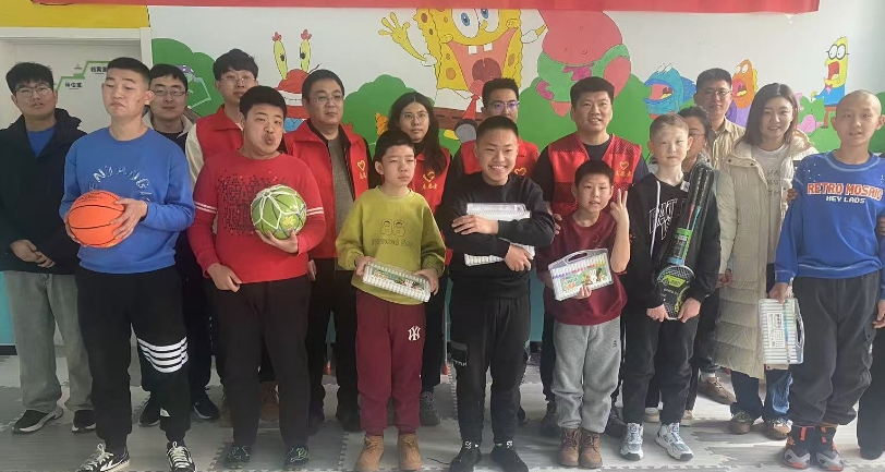1740967667753330.jpg 元宝山区草原蓝哈达协会关工委学雷锋活动照片2.jpg