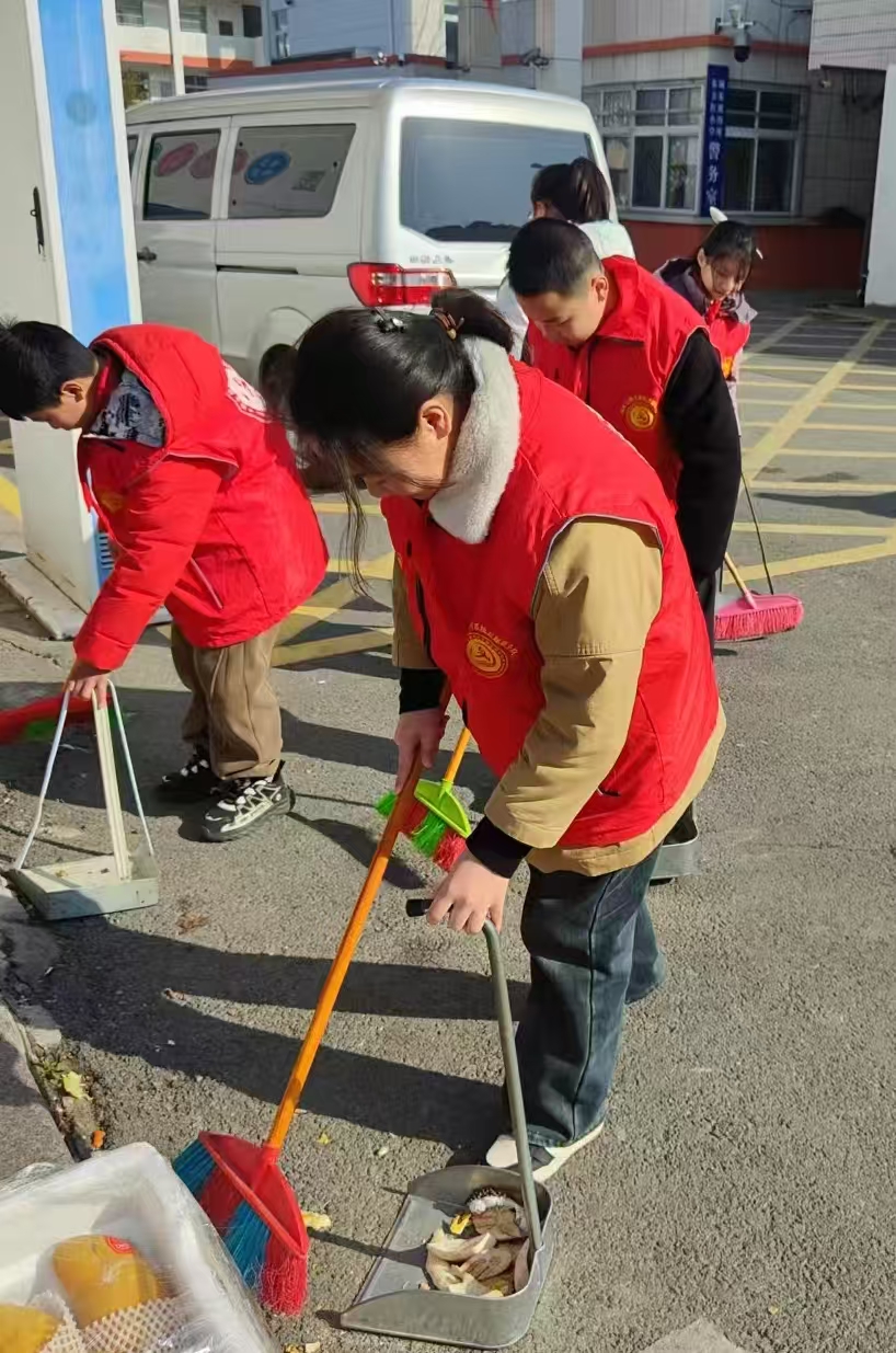 1741228000329297.jpg 东方红1.jpg