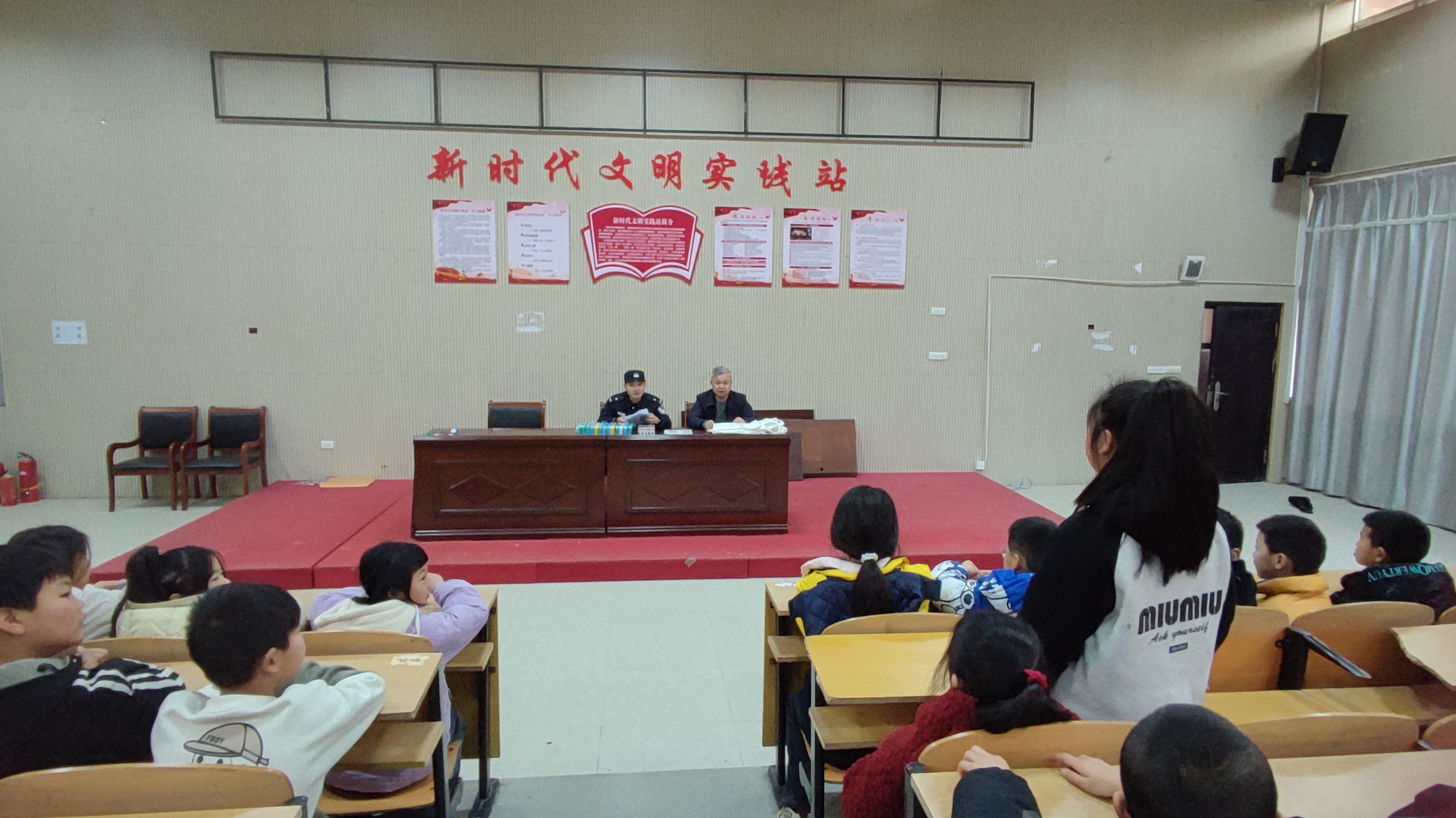 1741228122978855.jpg 1学校动态照片.jpg