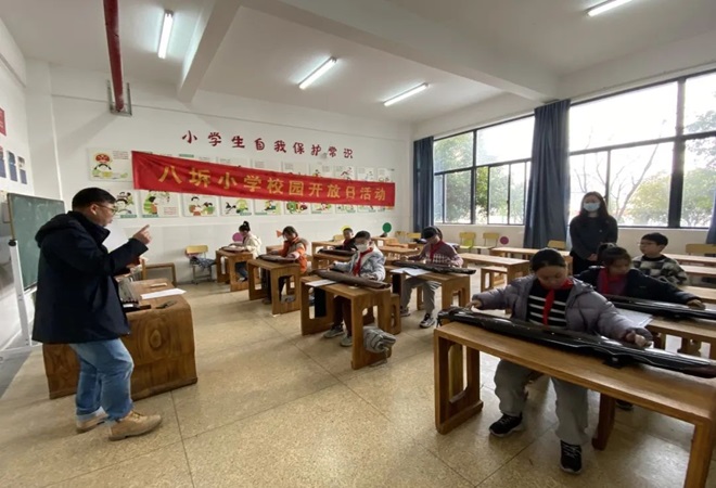 1741312384362759.jpg 吴江区“站馆校”教育联盟社团活动再次开启3--.jpg