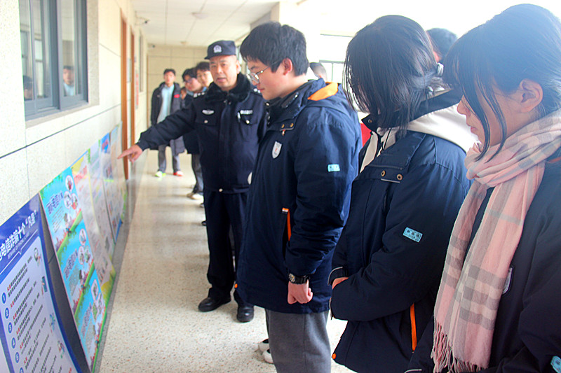 1741316391599113.jpg 玄武湖街道关工委联合开展校园反诈宣传活动,筑牢师生安全防线 (4).jpg
