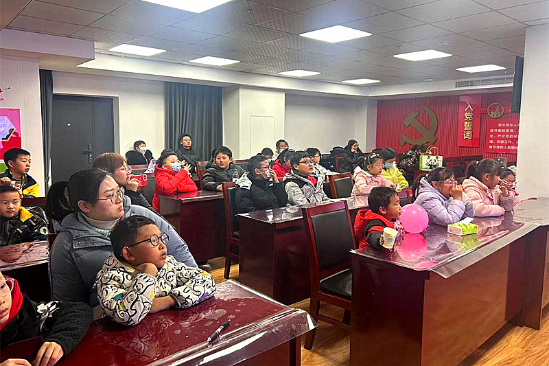 1741746160556174.jpg 江苏省南京市建邺区莫愁湖街道凤栖苑社区关工委开展航空航天科普知识讲座(2).jpg